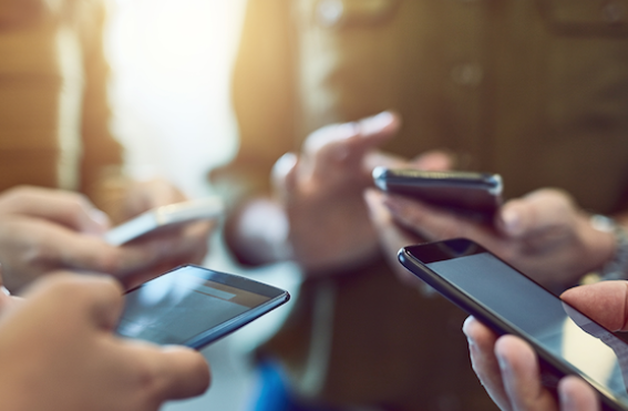 DESCREVER A IMPORTÂNCIA DOS CELULARES NA VIDA MODERNA